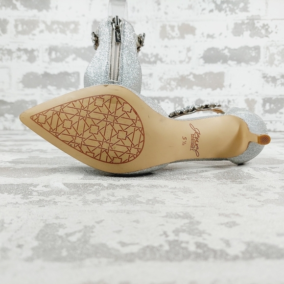 New Badgley Mischka Raleigh Silver Ankle Strap Pointed Toe Heels C207 - Picture 8 of 13